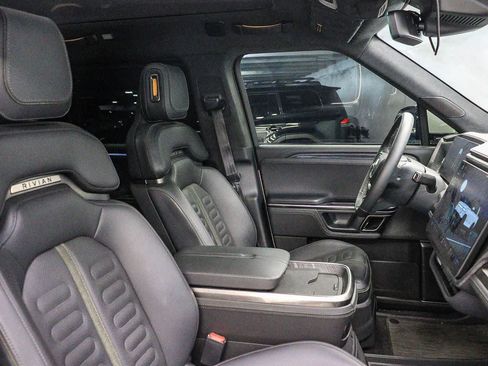 Used 2023 Rivian R1S Adventure AWD/4WD image 18