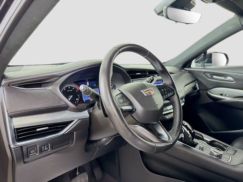Used 2022 Cadillac XT4 Premium Luxury w/ Enhanced Visibility Package FWD image 11