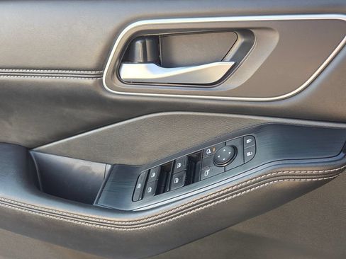 Used 2021 Nissan Rogue SV w/ Premium Package FWD image 36