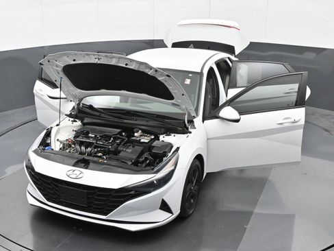 Certified 2021 Hyundai Elantra SEL FWD image 45