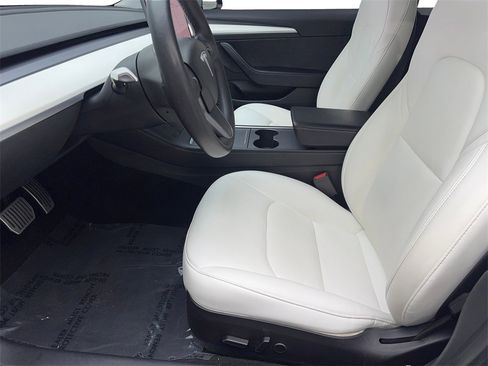 Used 2021 Tesla Model 3 Performance image 26