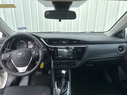 Used 2017 Toyota Corolla LE w/ LE Premium Package image 10