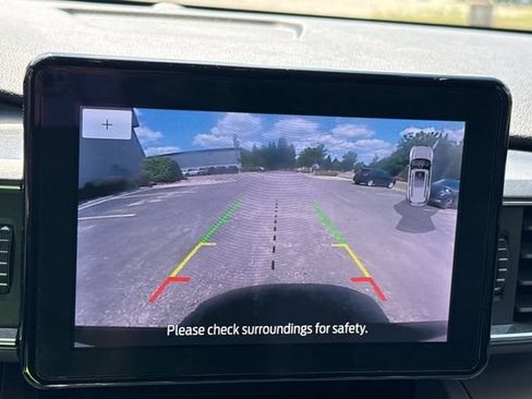Used 2023 Ford Explorer XLT w/ Equipment Group 202A AWD/4WD image 24