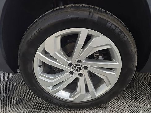 Used 2020 Volkswagen Atlas Cross Sport SEL image 14