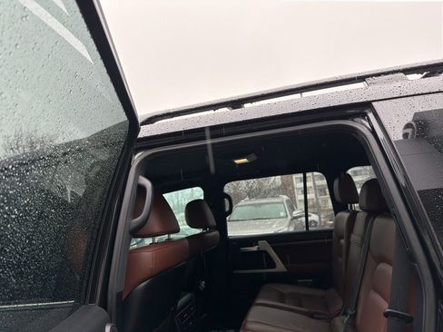 Used 2021 Toyota Land Cruiser image 13