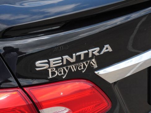 Used 2016 Nissan Sentra SR image 19