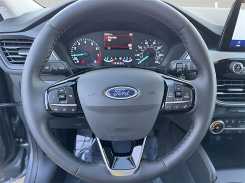 Used 2022 Ford Escape SE w/ Cold Weather Package image 13
