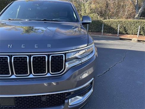 Used 2022 Jeep Wagoneer Series II w/ Premium Group I image 37