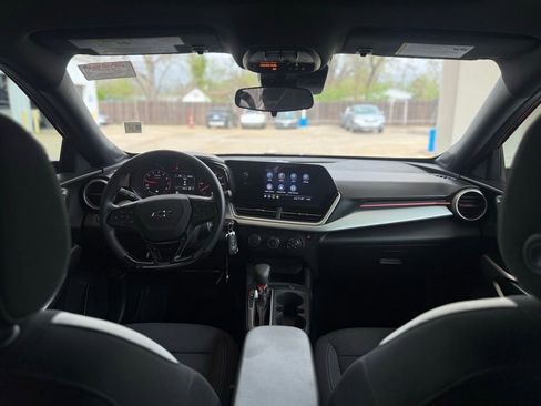 Used 2025 Chevrolet Trax RS w/ Sunroof Package image 14