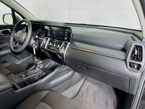 Certified 2023 Kia Sorento LX AWD/4WD image 28