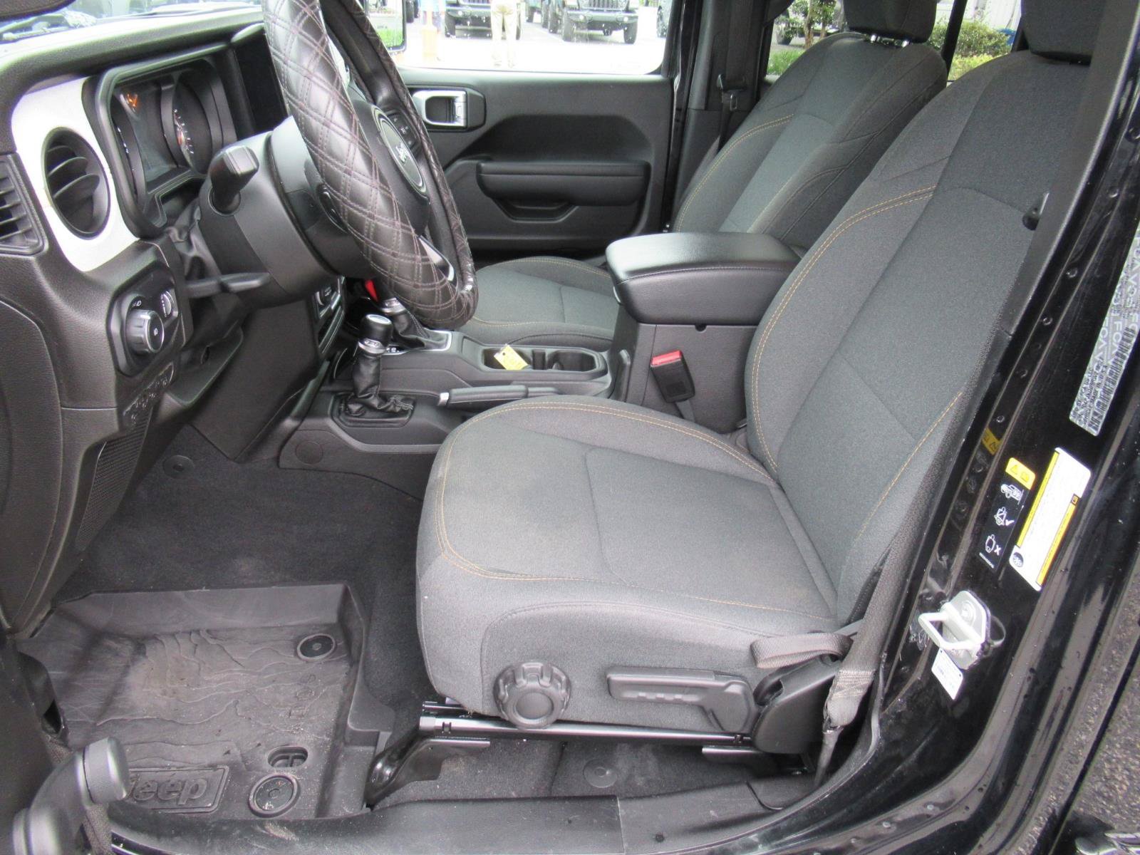 Used 2024 Jeep Wrangler Unlimited Sport AWD/4WD image 17