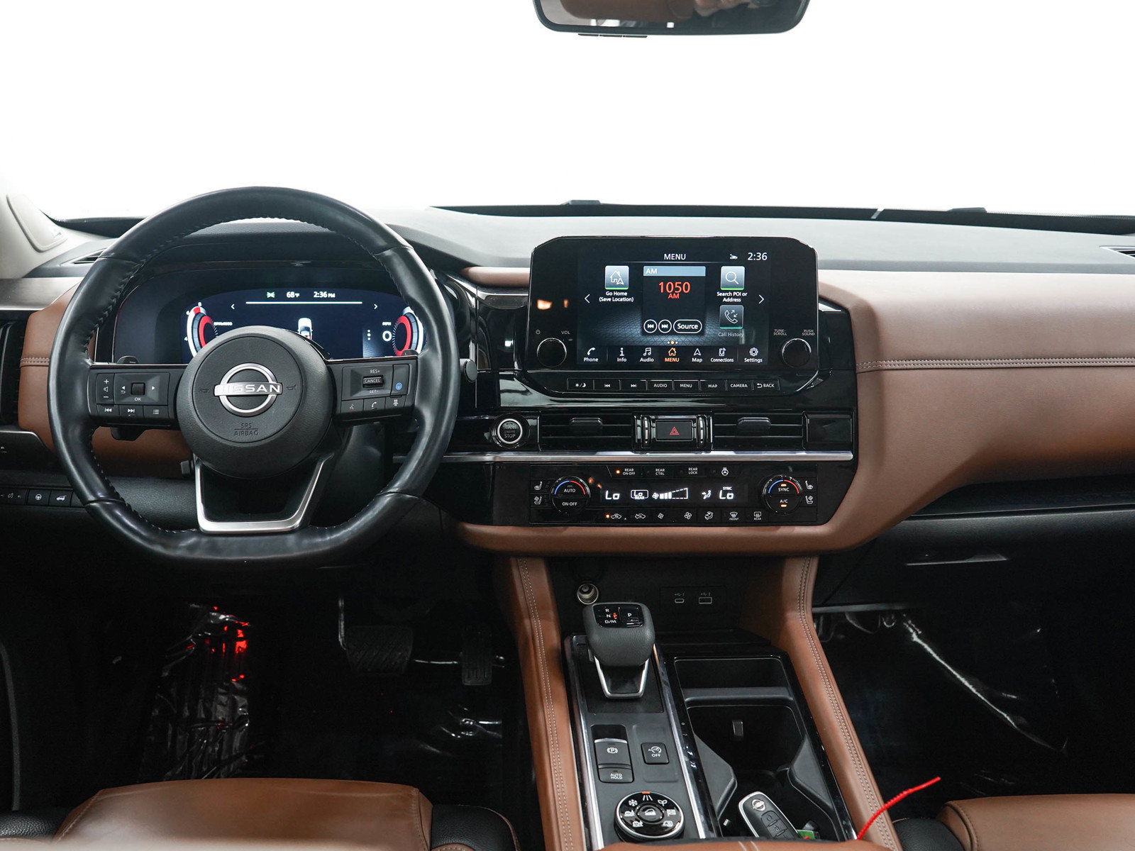 Used 2024 Nissan Pathfinder Platinum AWD/4WD image 16