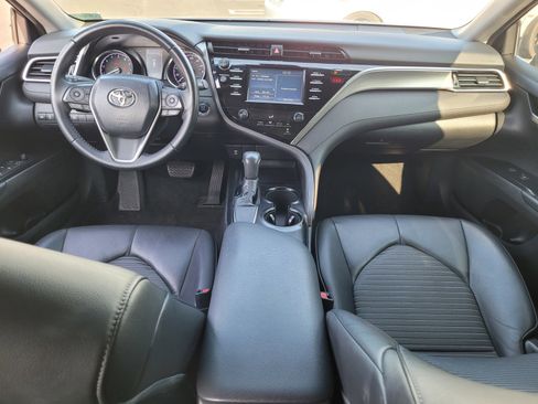 Used 2018 Toyota Camry LE image 14
