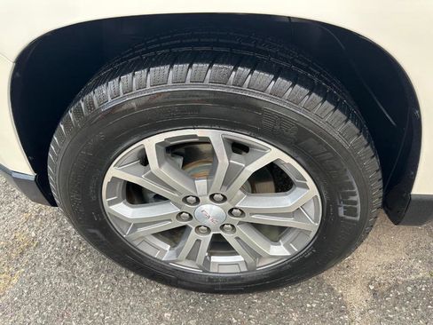 Used 2014 GMC Acadia SLT w/ Technology Package FWD image 12