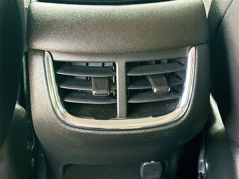 Used 2024 Chevrolet Malibu LT FWD image 24