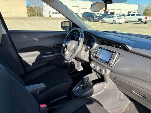 Used 2025 Nissan Kicks Play S image 11