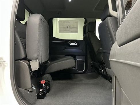 New 2026 GMC Sierra 1500 SLE w/ Preferred Package AWD/4WD image 28