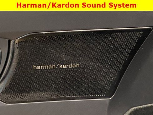 Used 2021 Volvo XC40 P8 Recharge w/ Advanced Package image 28