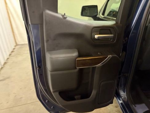 Used 2020 GMC Sierra 1500 SLE w/ SLE Value Package AWD/4WD image 11