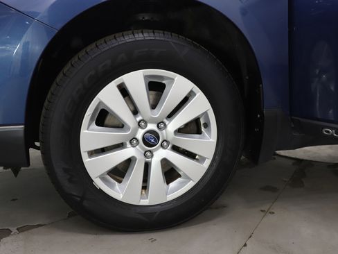 Used 2019 Subaru Outback 2.5i Premium AWD/4WD image 29