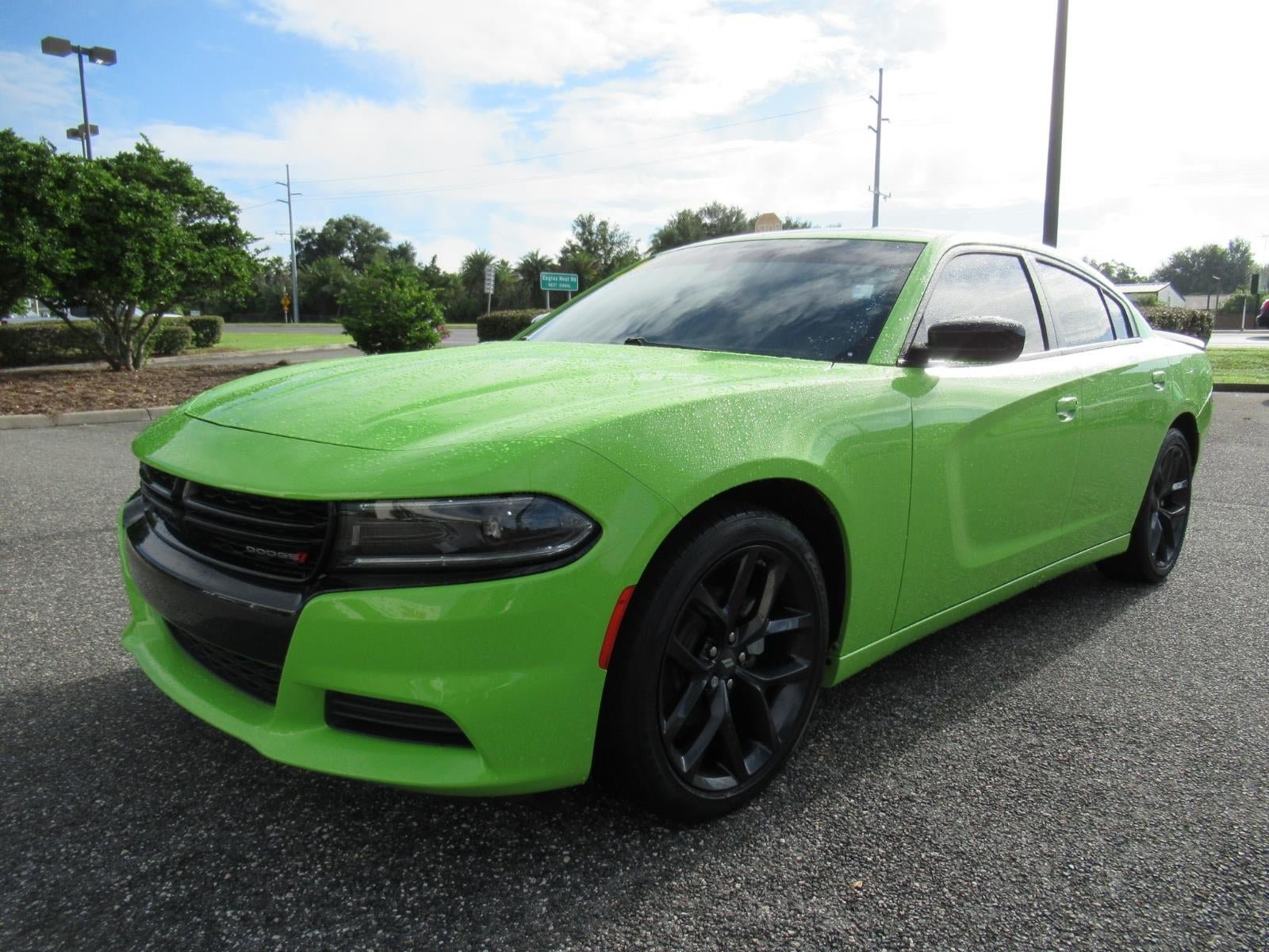 Used 2023 Dodge Charger SXT w/ Blacktop Package RWD image 3