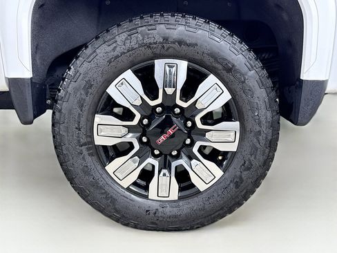 Used 2024 GMC Sierra 2500 Denali w/ Denali Reserve Package image 33