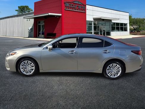 Used 2017 Lexus ES 350 image 2