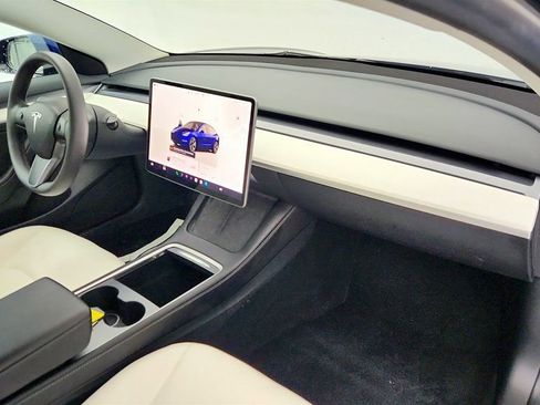 Used 2023 Tesla Model 3 Standard Range image 29