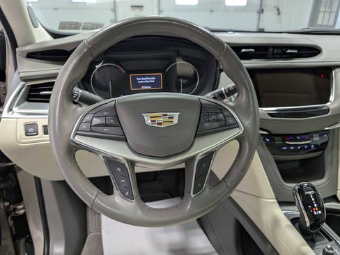 Certified 2023 Cadillac XT5 Premium Luxury AWD/4WD image 38