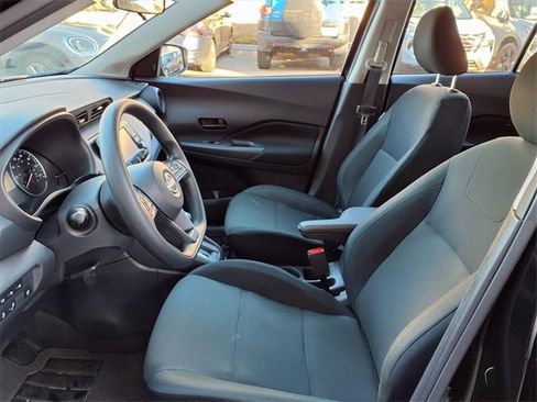 Certified 2025 Nissan Kicks Play S image 15