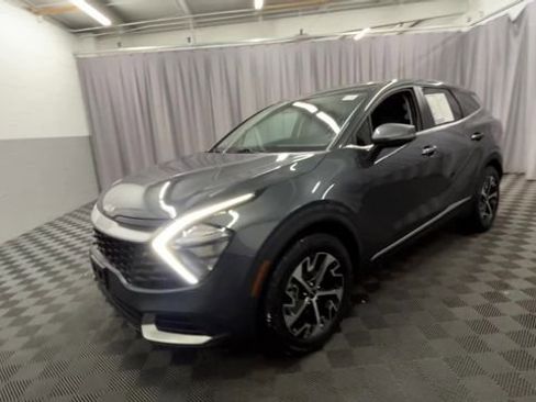 Used 2023 Kia Sportage EX image 2