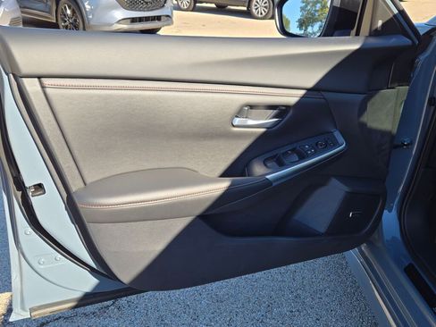 Used 2025 Nissan Sentra SR w/ SR Premium Package image 21