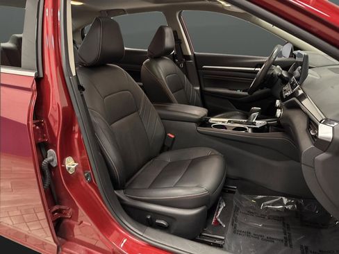 Used 2023 Nissan Altima 2.5 SR w/ SR Premium Package image 30