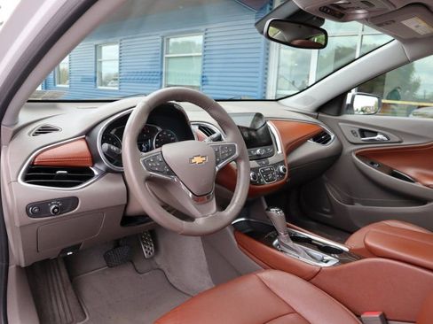Used 2016 Chevrolet Malibu Premier w/ Driver Confidence Package II FWD image 10
