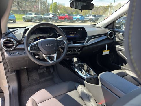 New 2026 Chevrolet Trax ACTIV w/ Driver Confidence Package FWD image 9