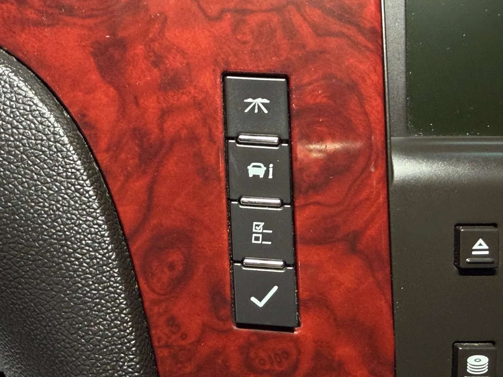 Used 2008 Cadillac Escalade EXT AWD/4WD image 32