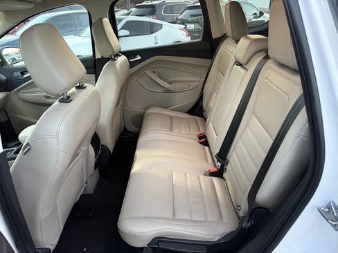Used 2019 Ford Escape Titanium AWD/4WD image 16