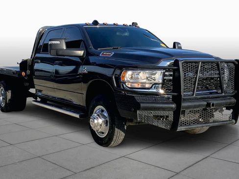 Certified 2024 RAM 3500 Tradesman w/ Chrome Appearance Group image 3