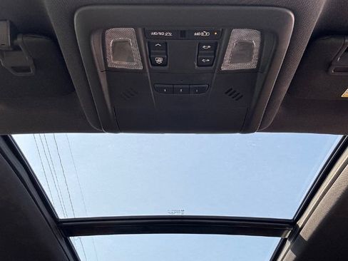 Used 2018 Chevrolet Equinox Premier FWD image 14