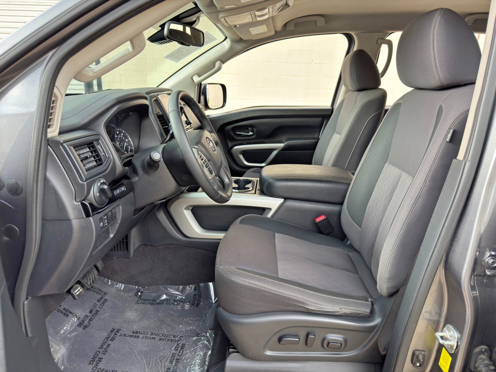 Used 2023 Nissan Titan SV w/ SV Convenience Package RWD image 15