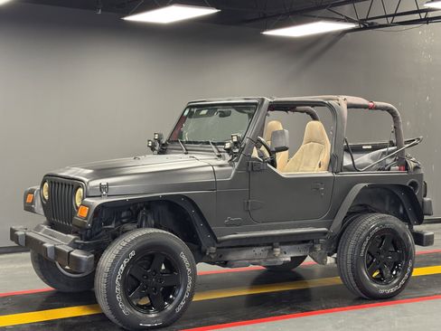 Used 2001 Jeep Wrangler SE image 1