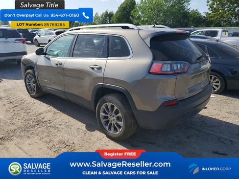 Used 2019 Jeep Cherokee Latitude Plus w/ Comfort/Convenience Group FWD image 3