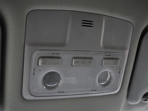 Used 2015 Toyota RAV4 LE image 21