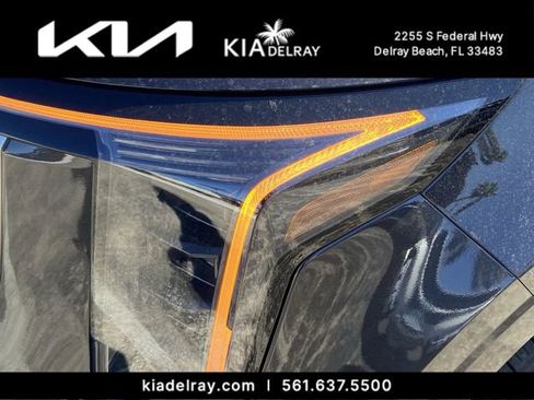 New 2026 Kia Carnival SX image 6