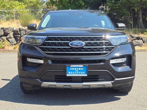 Used 2021 Ford Explorer XLT w/ Equipment Group 202A AWD/4WD image 6