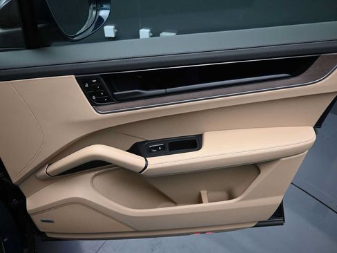 New 2026 Porsche Cayenne AWD/4WD image 22