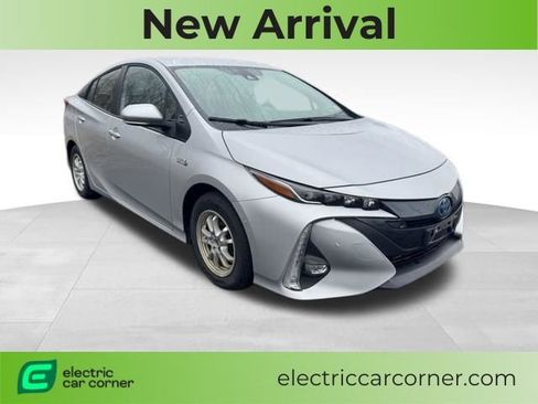 Used 2021 Toyota Prius Prime Limited image 1