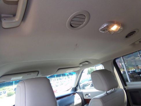 Used 2010 Ford Flex Limited FWD image 19