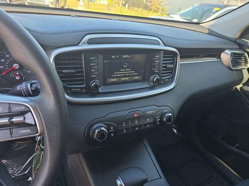 Used 2019 Kia Sorento L image 21