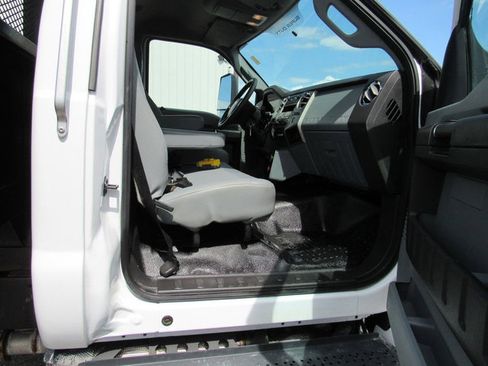 Used 2022 Ford F750 2WD Regular Cab Super Duty image 13